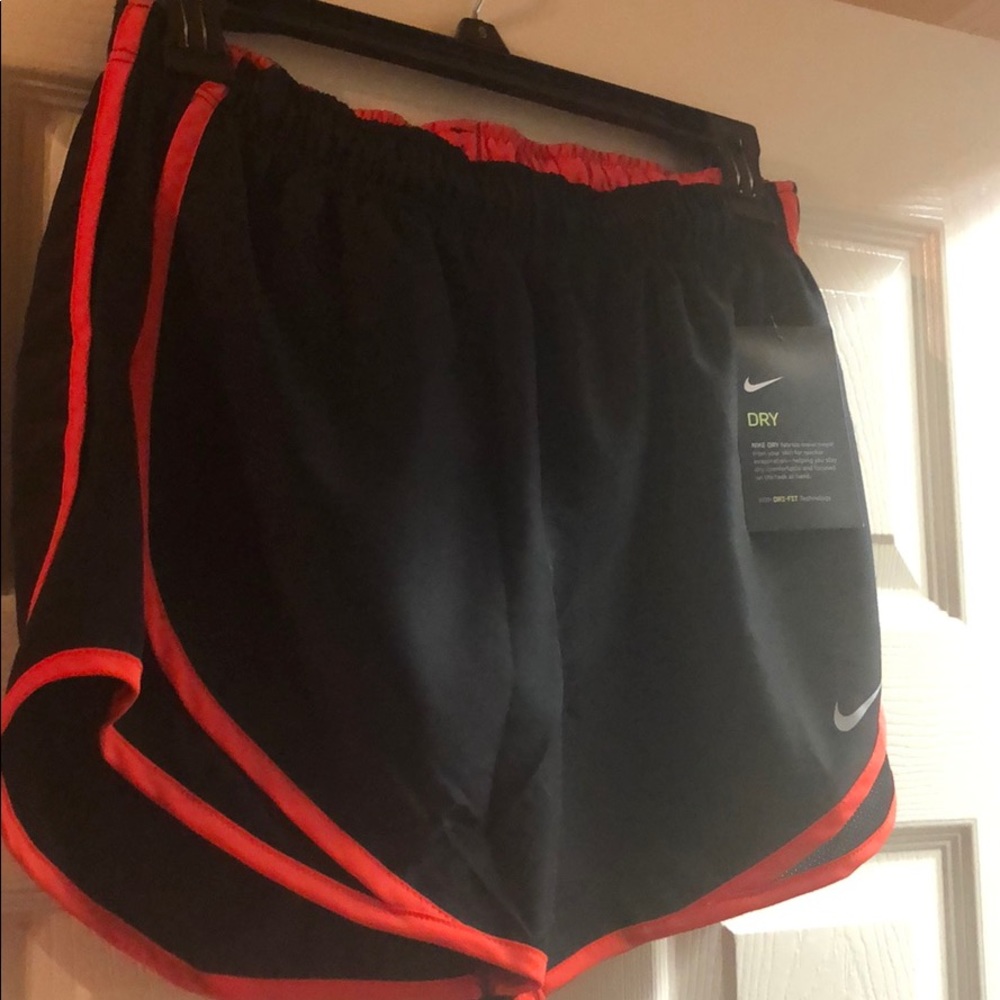 Nike Dry Fit Shorts 🩳Women’s